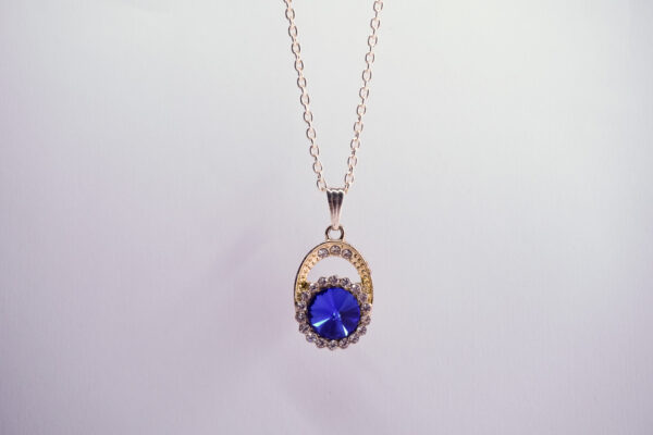 Royal Blue Crystal Pendant Necklace – Gold-Tone Elegance - Image 2