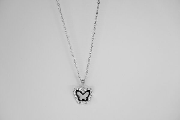 Elegant Butterfly Pendant Necklace – A Symbol of Grace & Transformation